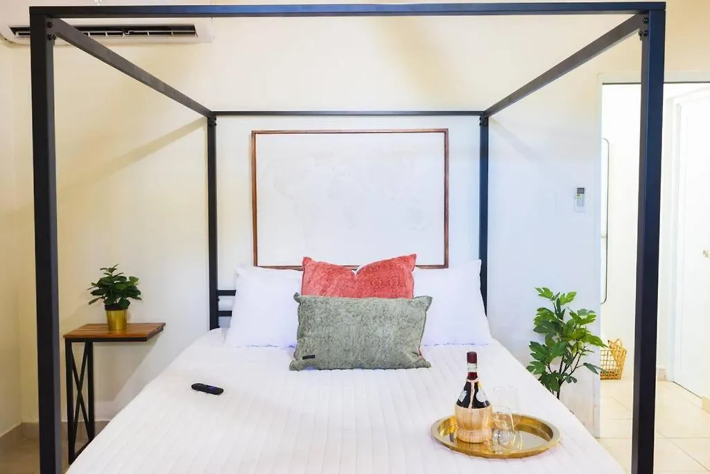 Catania 2 Suite W/Private Pool,W/Heater , Wifi. Aguadilla 0*,  Puerto Rico