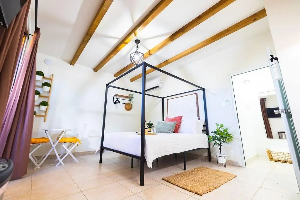 Catania 2 Suite W/Private Pool,W/Heater , Wifi. Aguadilla Puerto Rico