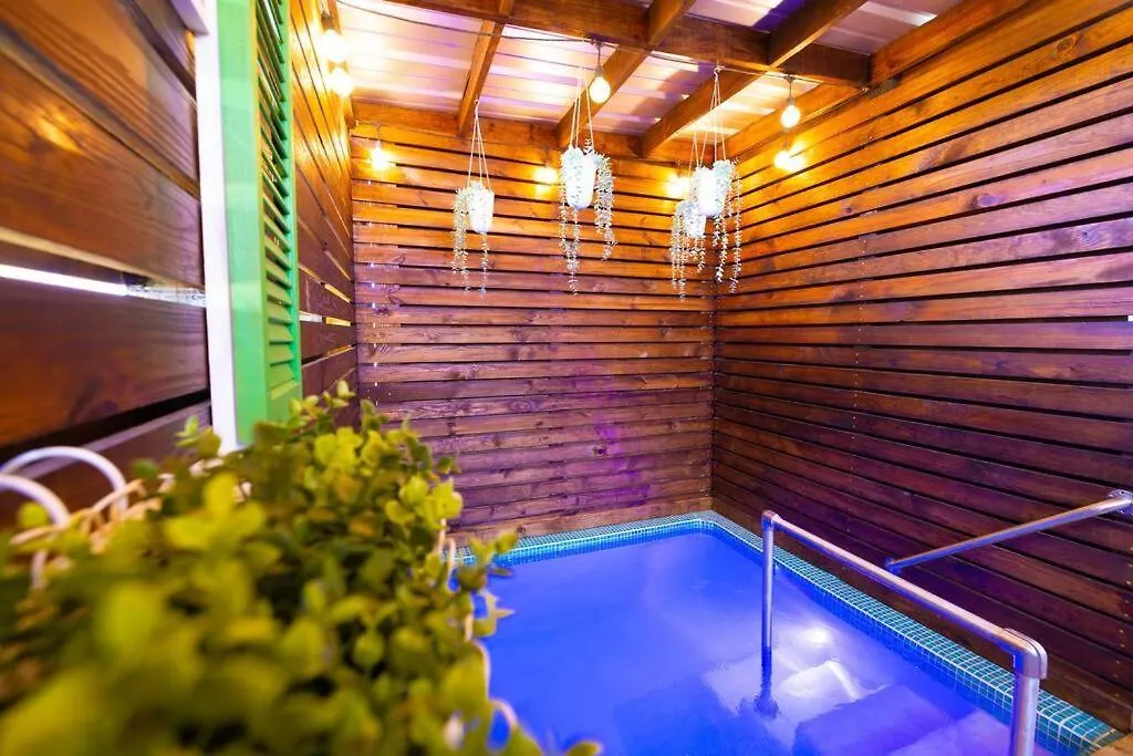 Catania 2 Suite W/Private Pool,W/Heater , Wifi. Aguadilla 0*,