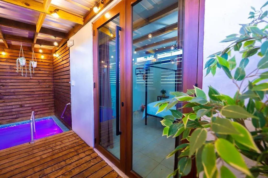 Catania 2 Suite W/Private Pool,W/Heater , Wifi. Aguadilla